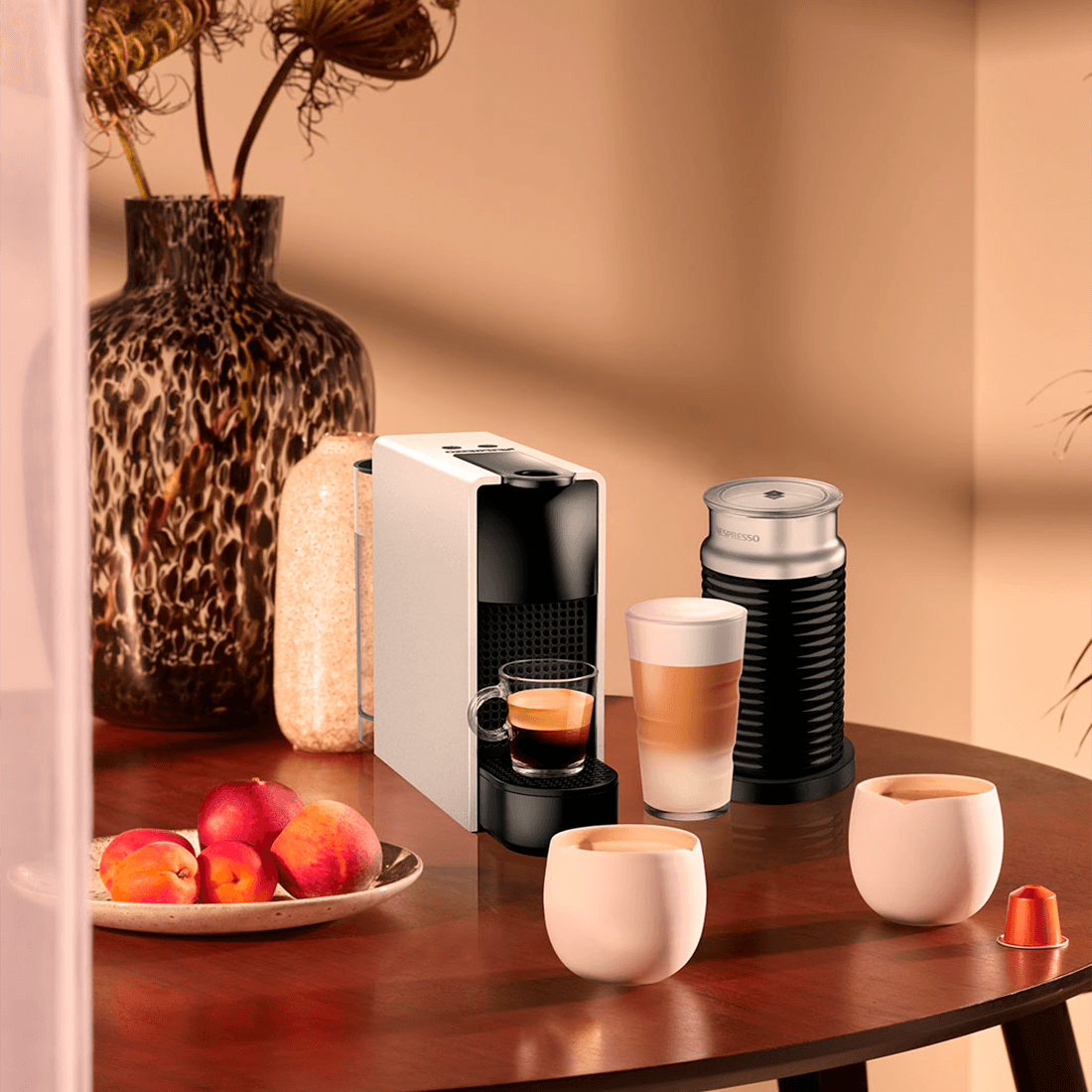 Comprar cafetera mini Essenza mini Negra de Nespresso